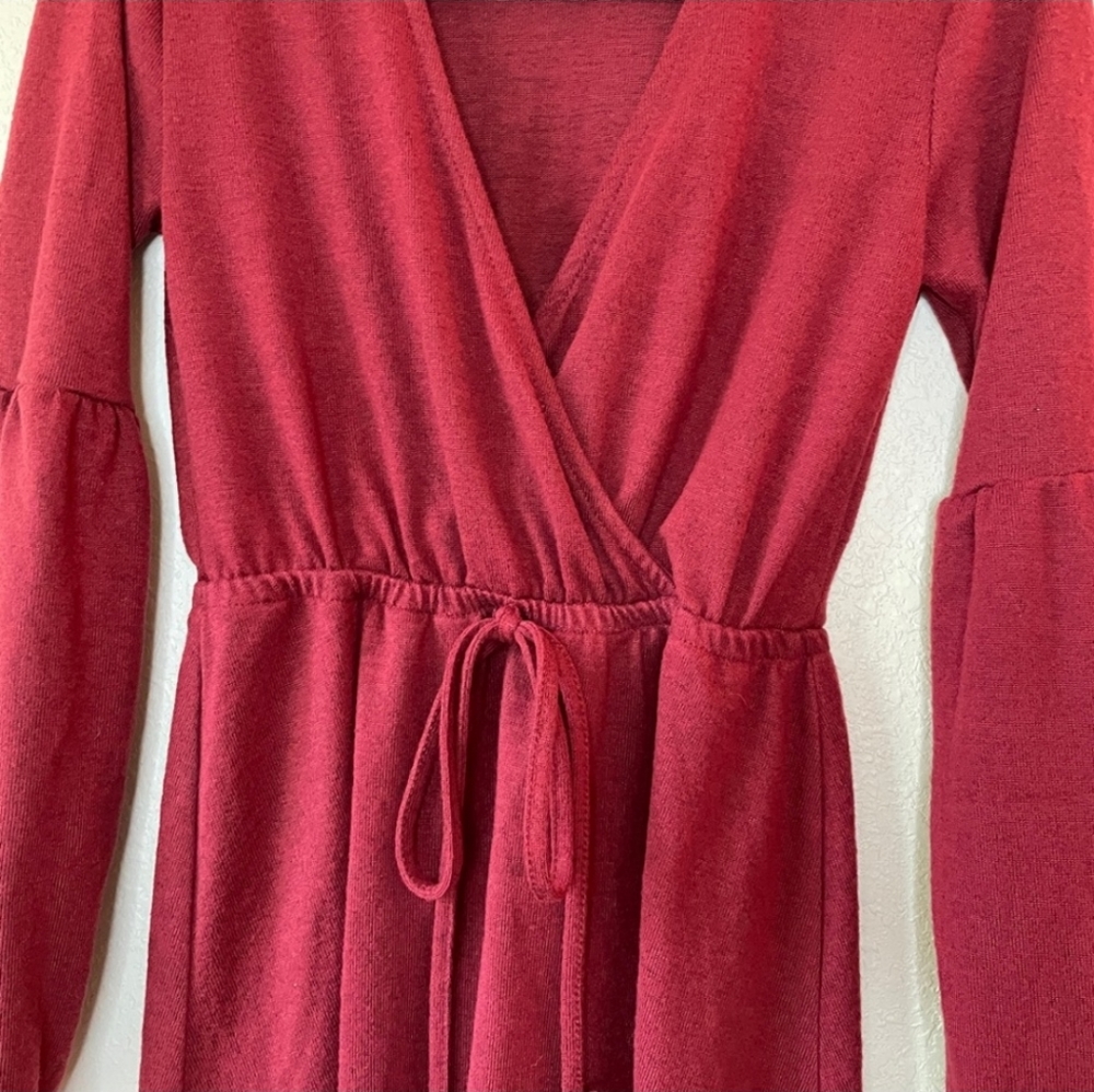 Justify | Burgundy Lantern Sleeve Dress - Picture 2 of 5